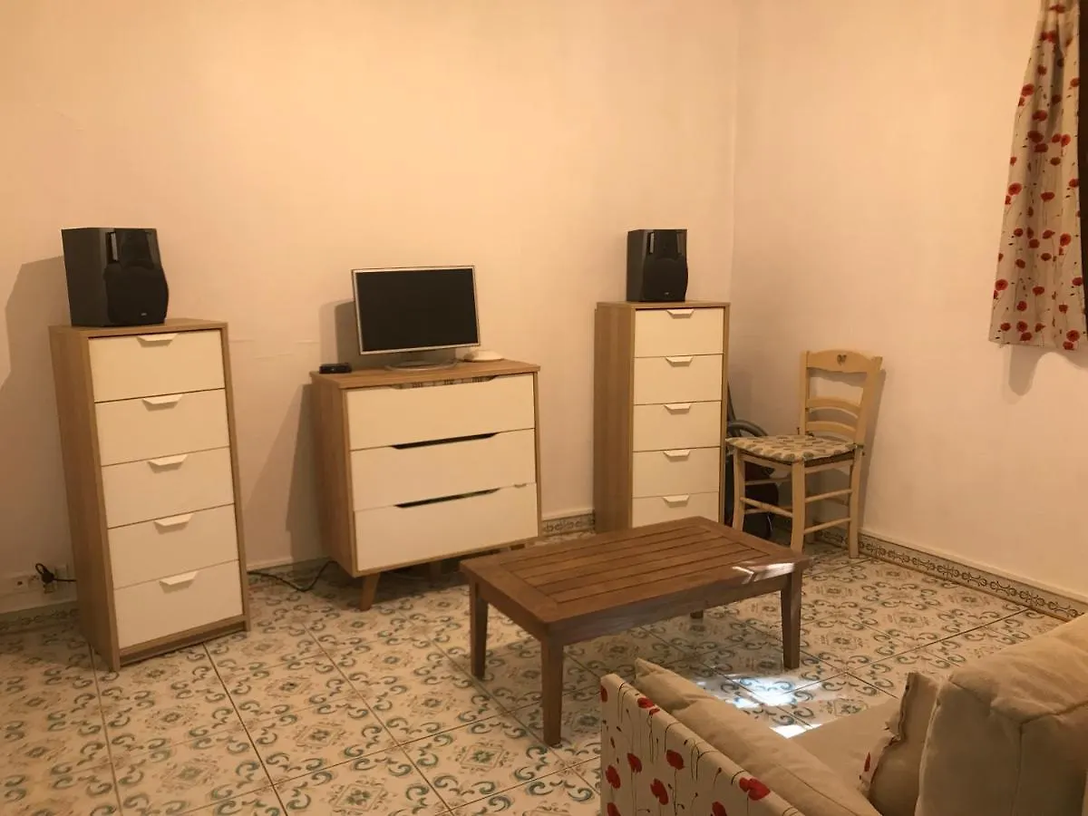 Studio Mitoyen / 2 Personnes Hyères 0*,  France